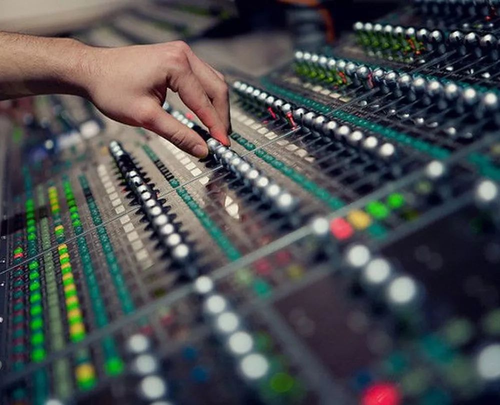 揭秘“百萬(wàn)調(diào)音師”——錄音制作中的魔法師