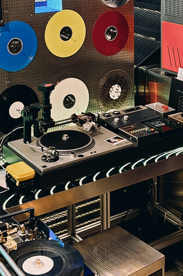 深圳ENJOY | 來吧！夏天的深圳就“泡”在黑膠唱片店里吧